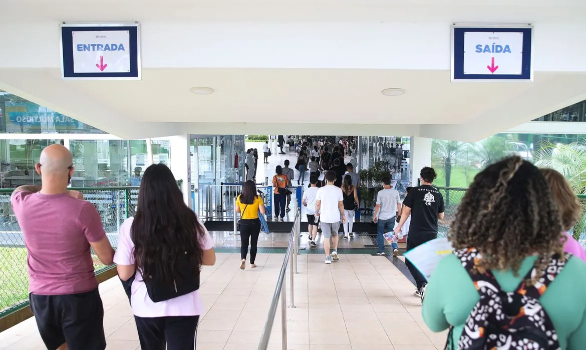 Estudantes de medicina simulam masturbação em jogo feminino, em SP